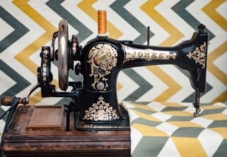 Old sewing machine. SA textiles industry loses 577 jobs a quarter